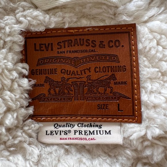 Levi's Cozy Cocoon White Trucker Jacket - Cuddly Tofu - Size Large - Picture 7 of 11